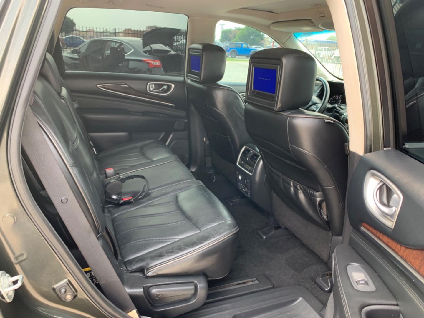 2014 Gray /Black Infiniti JX (5N1AL0MMXEC) with an 3.5 L engine, AUTOMATIC transmission, located at 1830 North Belt Line Road, Irving, TX, 75061, (469) 524-0199, 32.834373, -96.993584 - Photo#11